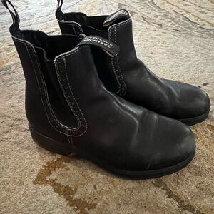 Blundstones Hi Top Chelsea boots